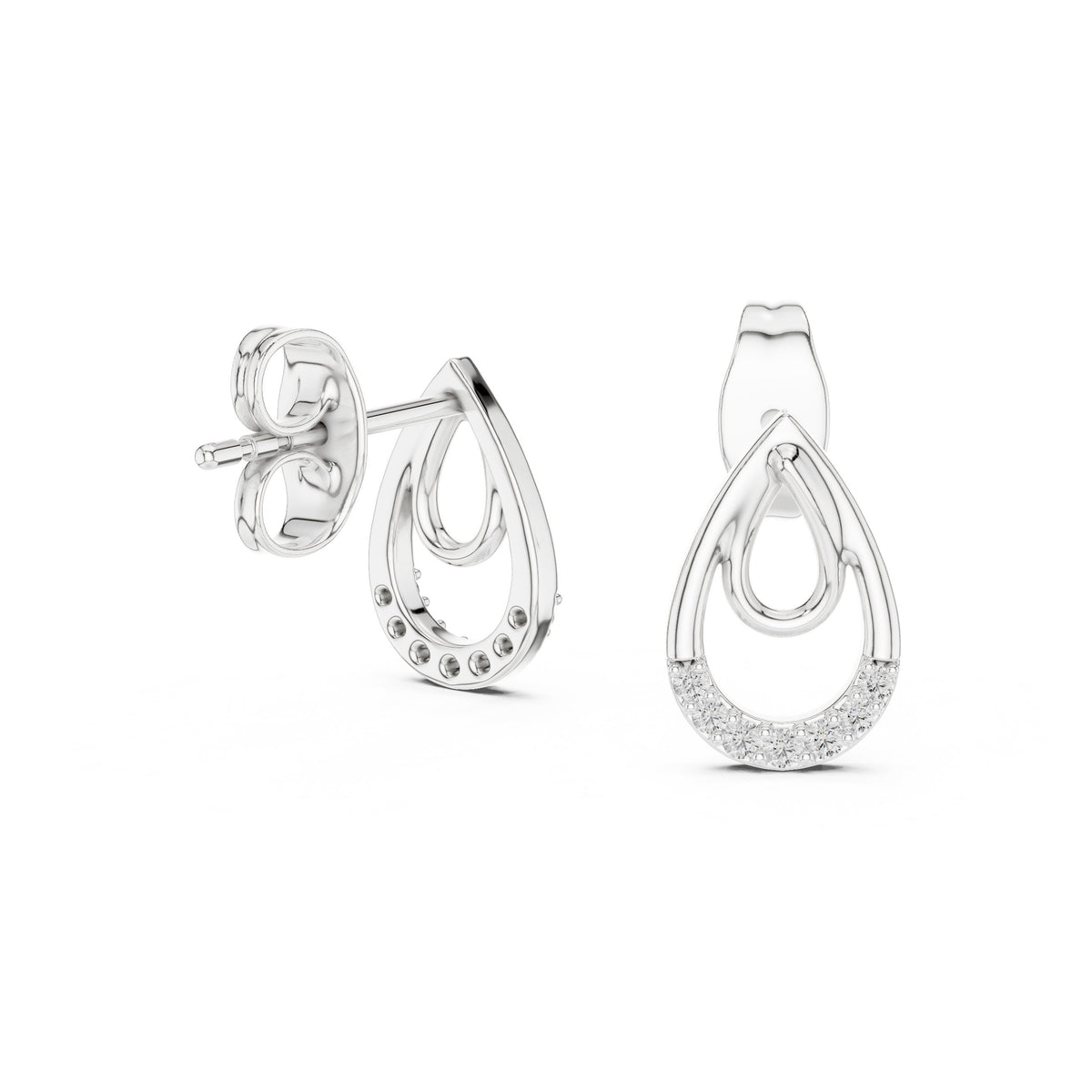 حلقان مرصّعة بألماس على شكل دمعة متداخلة