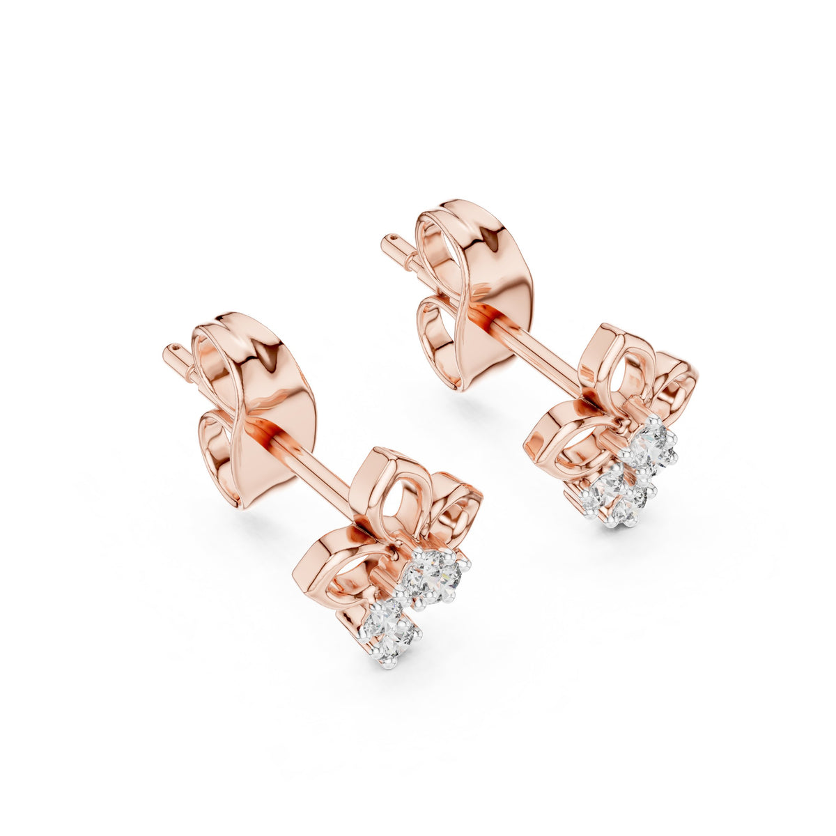أقراط بتجمّع ألماس ثلاثي in Rose Gold - VYKA Diamonds