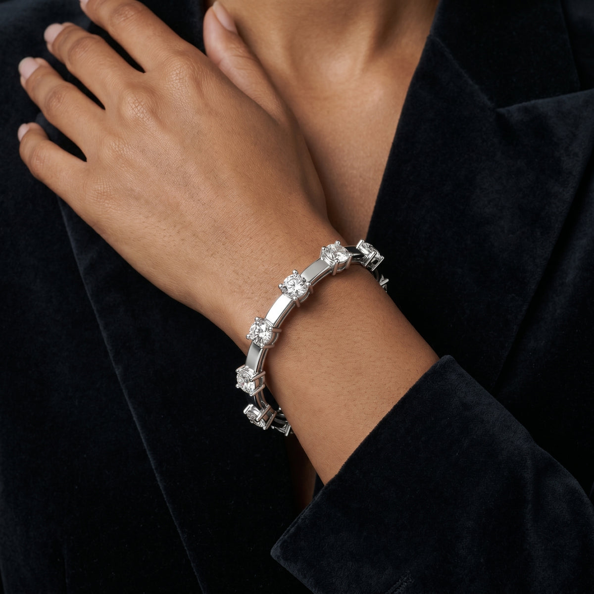 Round Diamond Bar Station Bracelet
