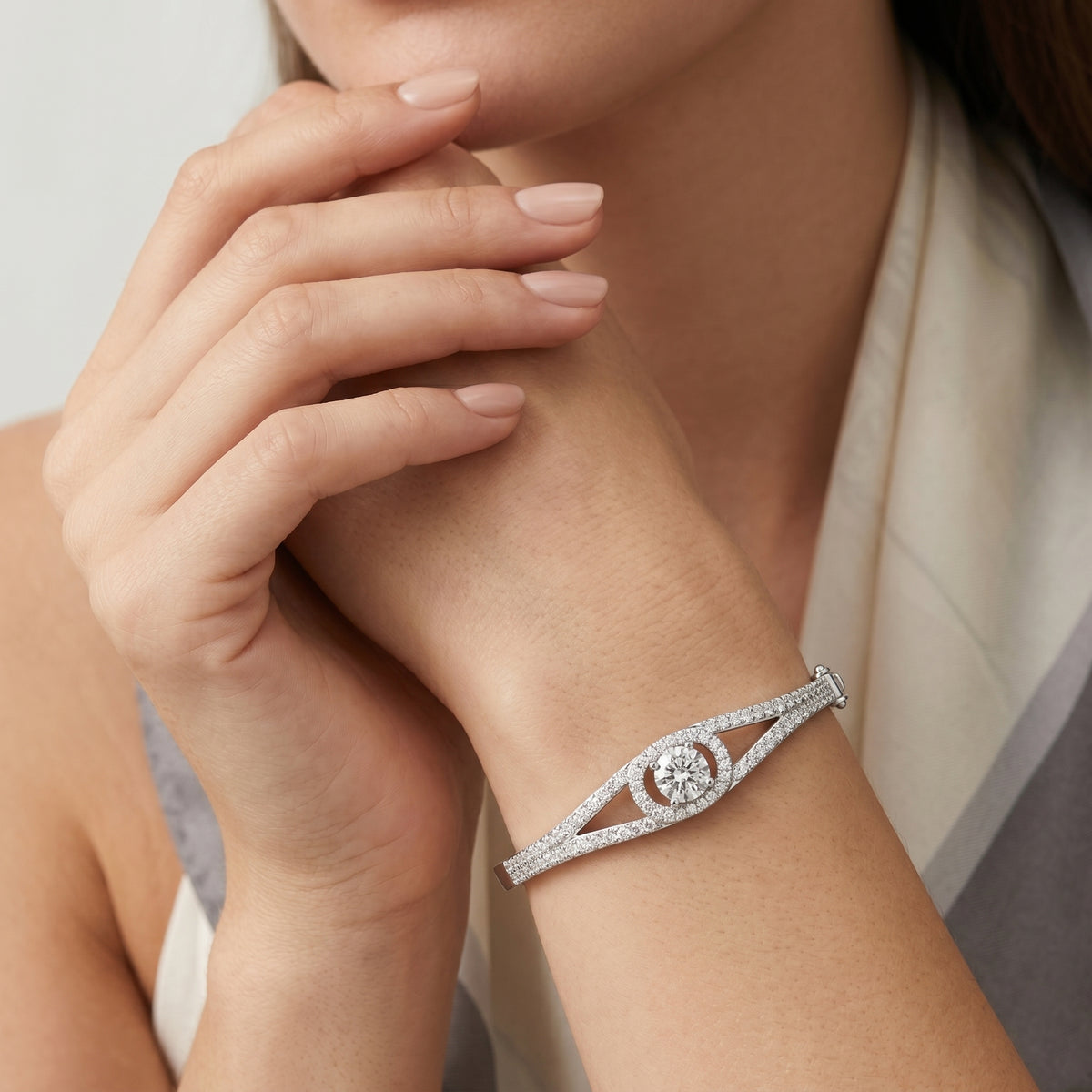 Round Halo Split Pave Diamond Bangle
