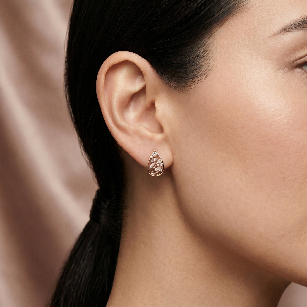 Teardrop Lattice Diamond Stud Earrings