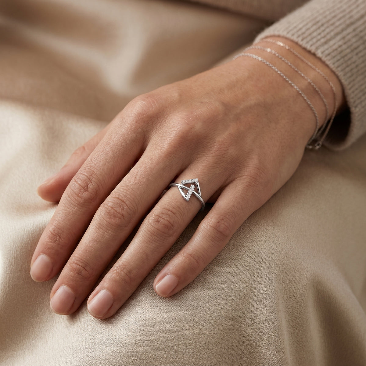 Round Diamond Geometric Z Shape Engagement Ring