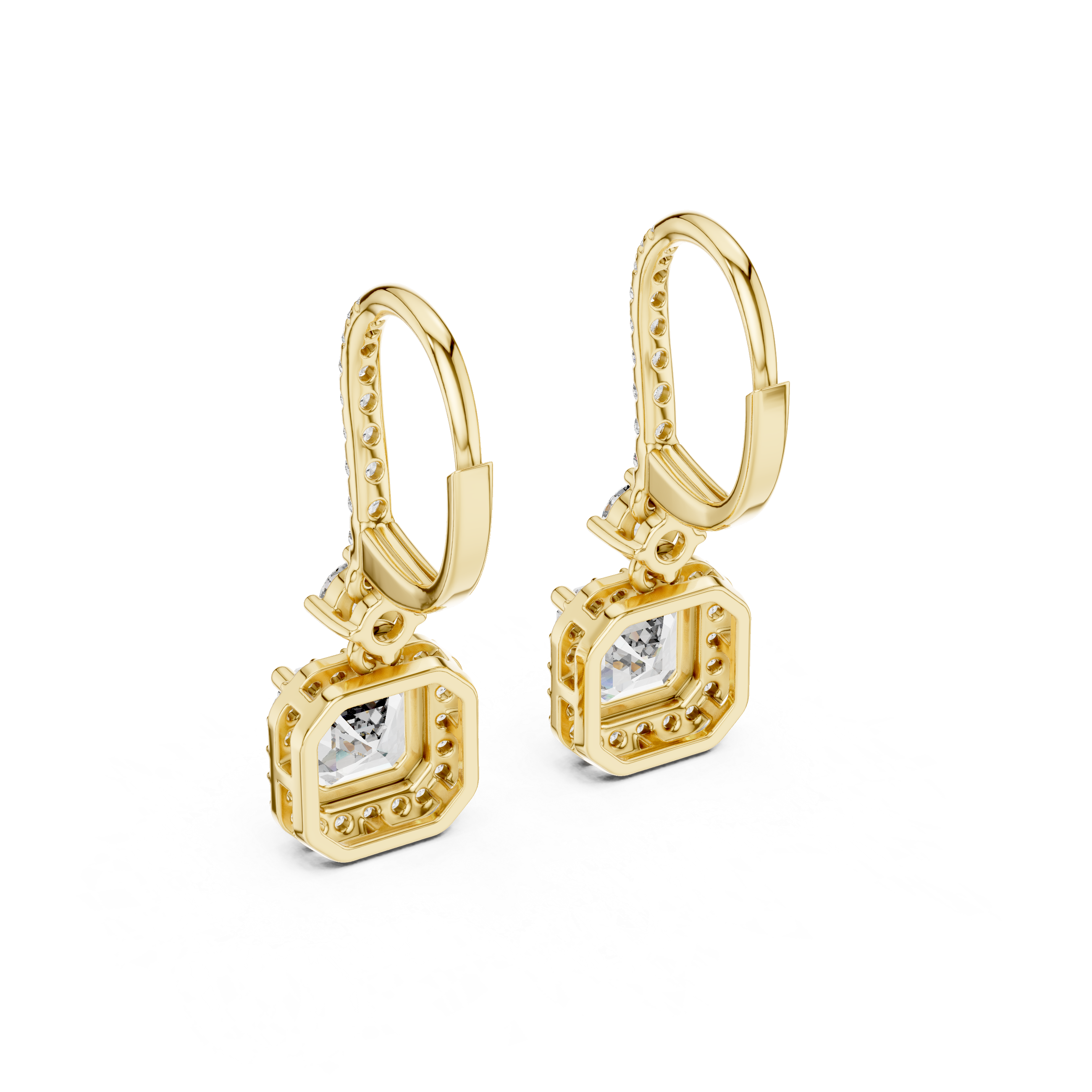 حلقان مرصّعة بالألماس المرصوف بتصميم هالة كوسيون in Yellow Gold - VYKA Diamonds