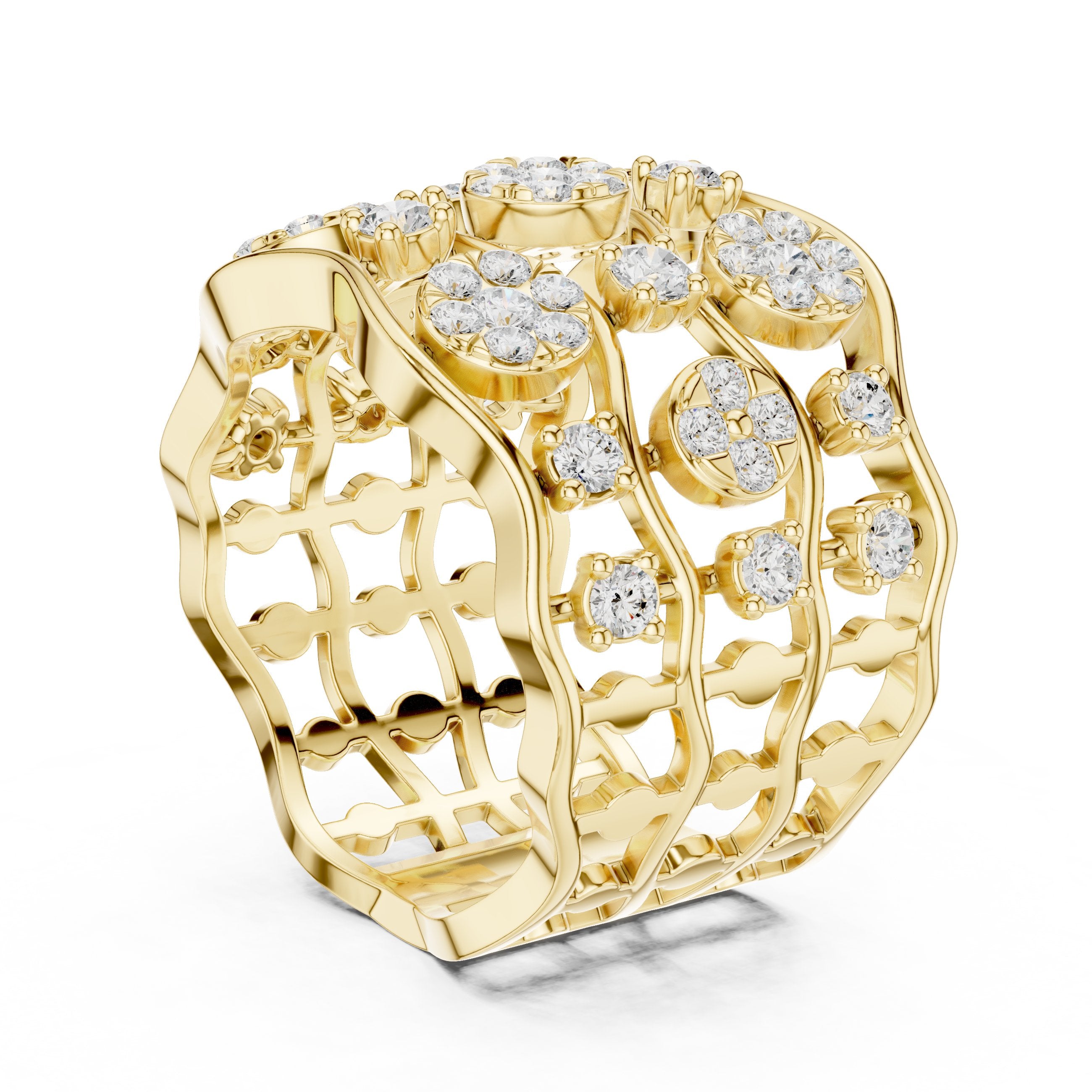 سوار ذكرى عريض بعناقيد زهرية من الألماس المستدير in Yellow Gold - VYKA Diamonds