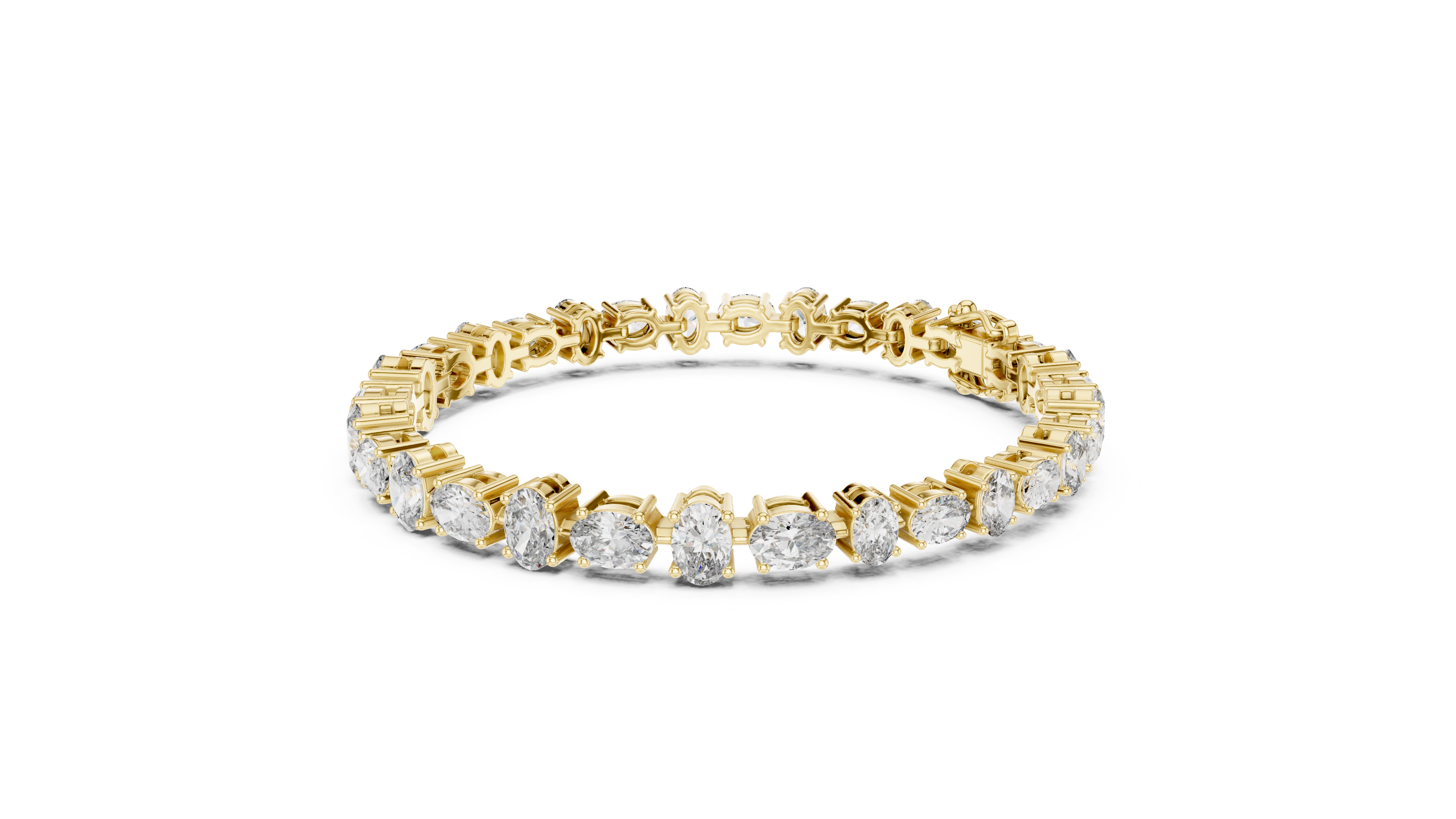 سوار بيضاوي سوليتير كوليت in Yellow Gold - VYKA Diamonds