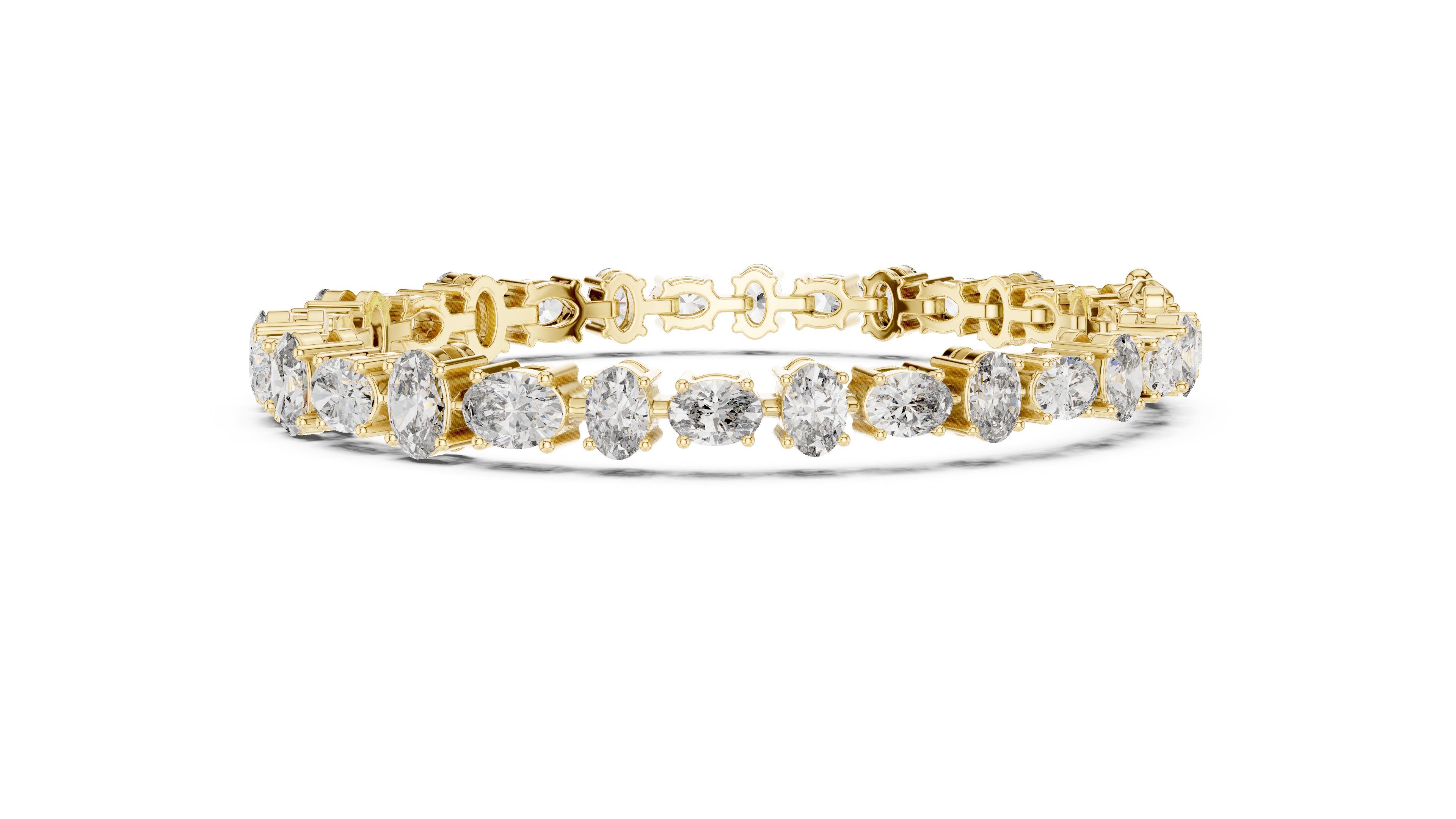 سوار بيضاوي سوليتير كوليت in Yellow Gold - VYKA Diamonds