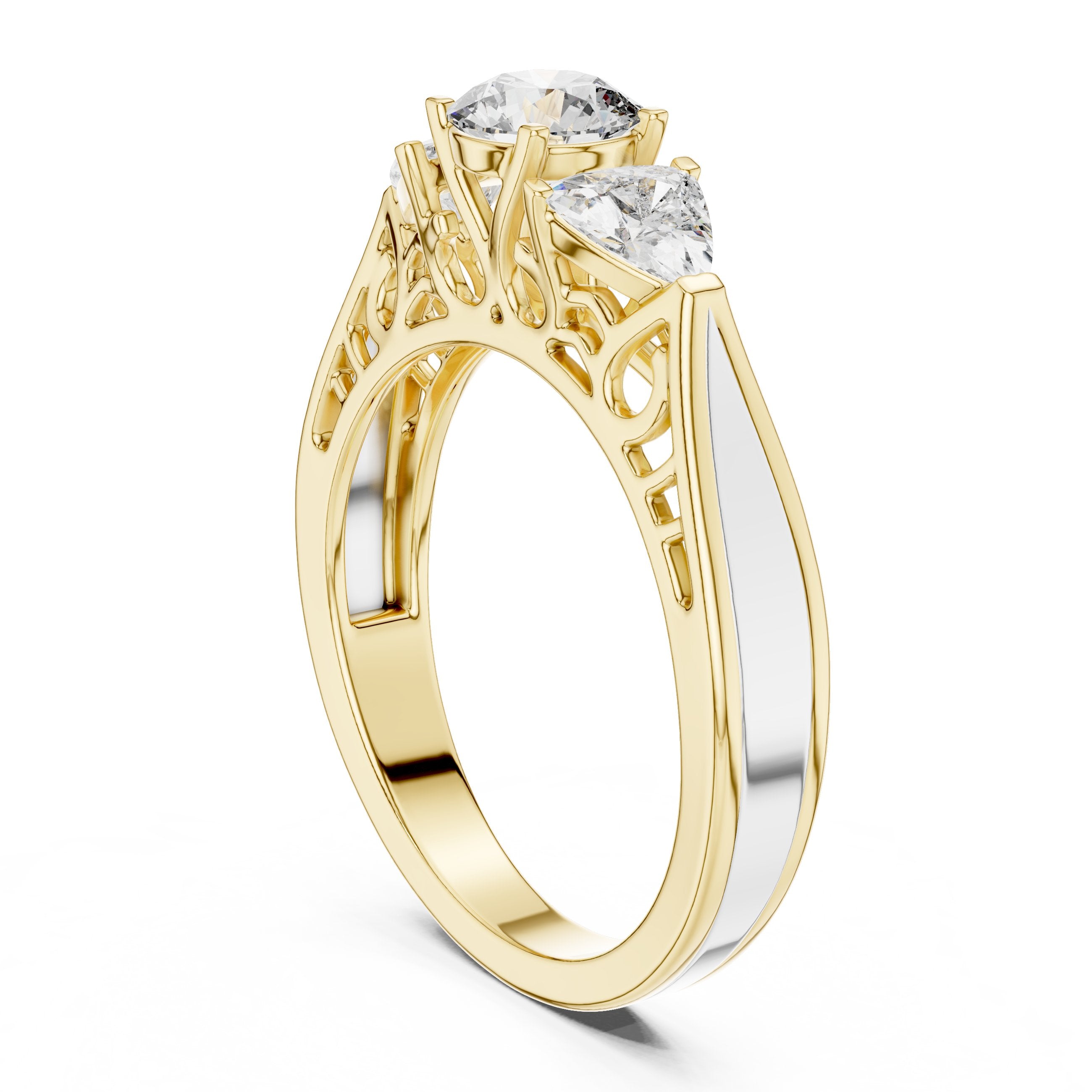 خاتم خطوبة بثلاث ألماسات مستديرة مع سوار فيليغري كلاسيكي in Yellow Gold - VYKA Diamonds