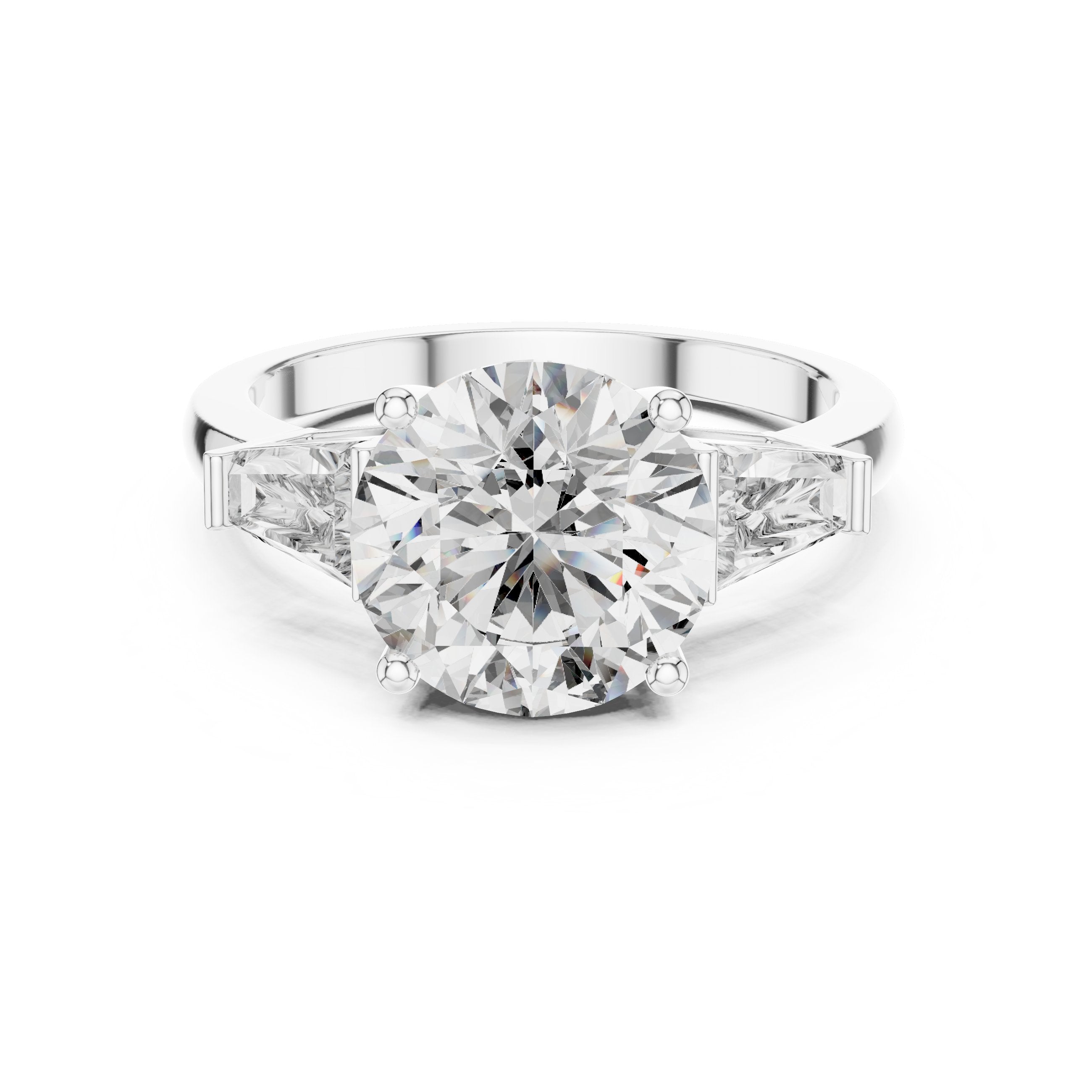 خاتم خطوبة بألماسة مستديرة بثلاث ألماسات مع جوانب باغيت مدبّبة in White Gold - VYKA Diamonds