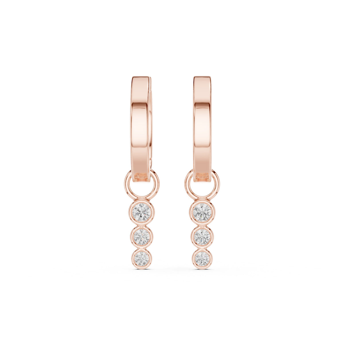 أقراط حلقية صغيرة متدلّية بثلاث ألماسات بإطار محيط in Rose Gold - VYKA Diamonds