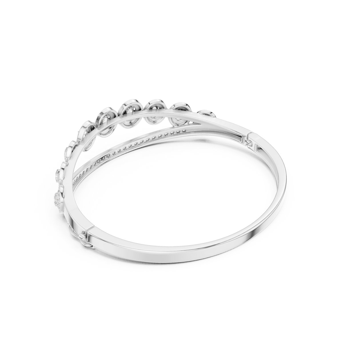 سوار صلب بألماس بيضاوي متدرّج بهالة in White Gold - VYKA Diamonds